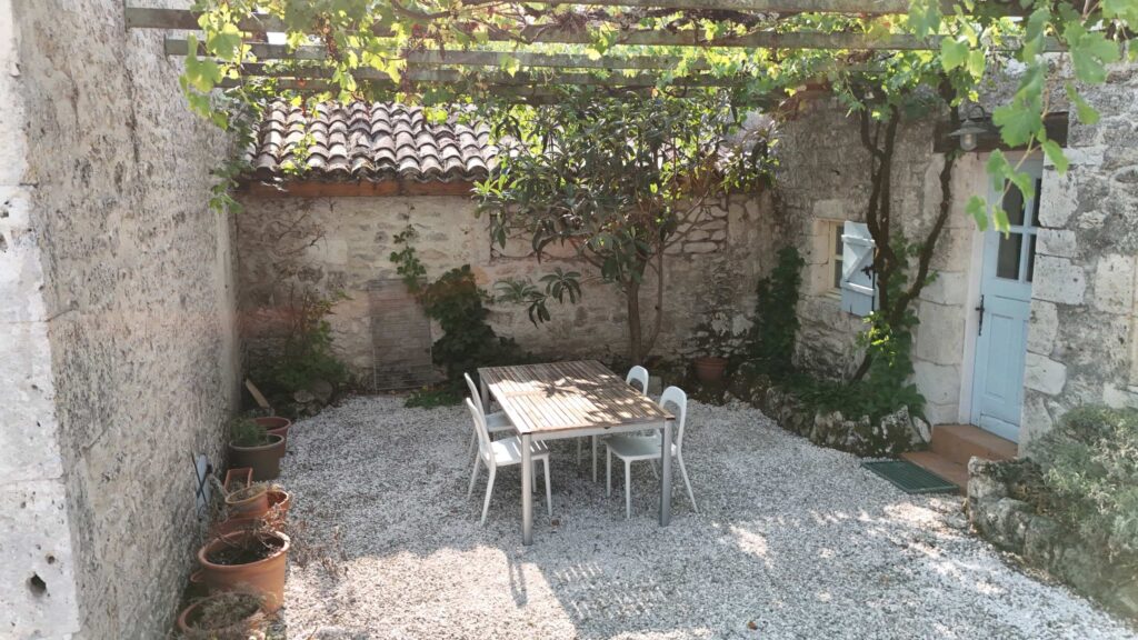 table vigne gîtes web